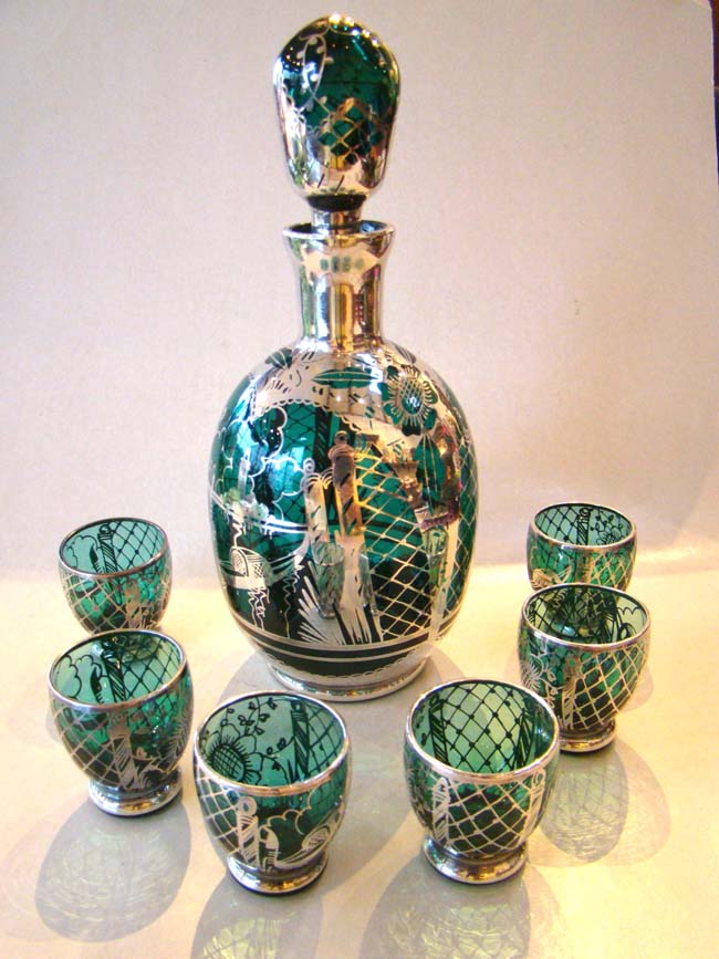 An attractive vintage sherry set including a decanter and six matching sherry glasses